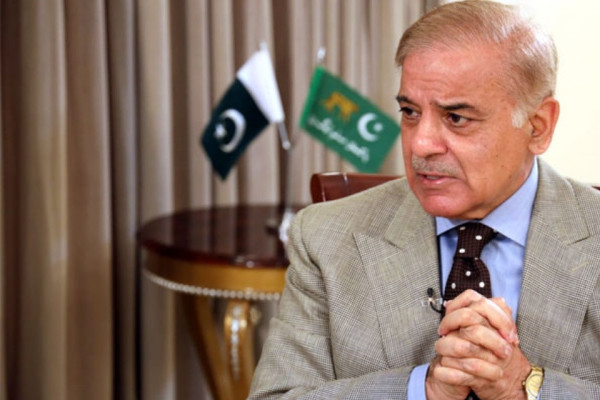 पाकिस्तानमा इन्धन संकट: सांसद-मन्त्रीले दुई महिना तलब नपाउने, चार दिन काम, पढाइ अनलाइन